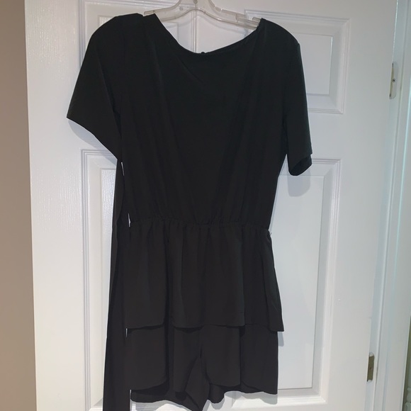 Shorts romper - Picture 1 of 5